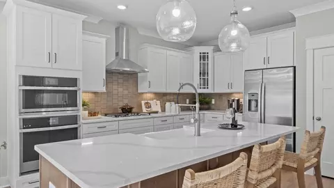 Kitchen - 1022 Devenger Rd, Greer, SC 29650 photo 6 of 8