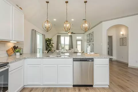 Kitchen - 7204 Mcgregor Loop, Killeen, TX 76549 photo 3 of 3