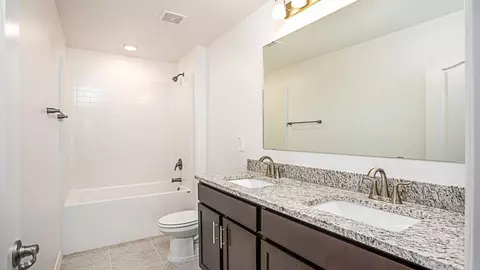 Bath - 14055 Spring Hill Dr, Spring Hill, FL 34609 photo 4 of 7