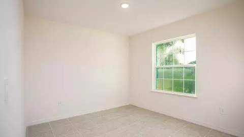 Bedroom - 14055 Spring Hill Dr, Spring Hill, FL 34609 photo 4 of 10