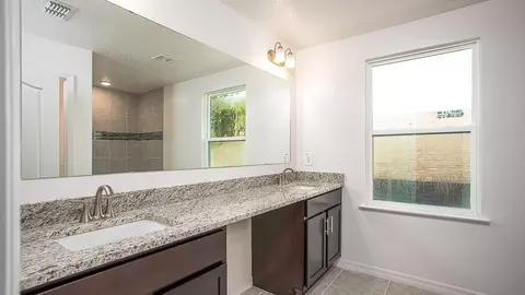 Bath - 14055 Spring Hill Dr, Spring Hill, FL 34609 photo 5 of 7