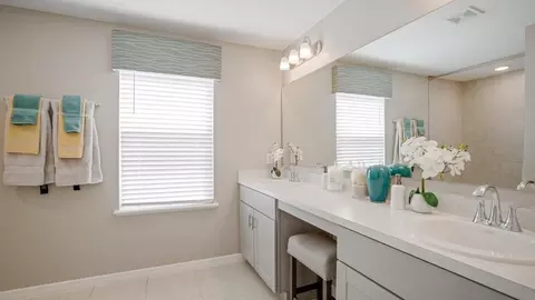 Bath - 14055 Spring Hill Dr, Spring Hill, FL 34609 photo 1 of 7