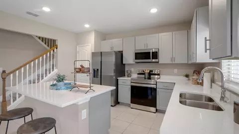 Kitchen - 14055 Spring Hill Dr, Spring Hill, FL 34609 photo 1 of 5