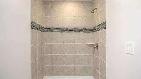 Bath - 14055 Spring Hill Dr, Spring Hill, FL 34609 photo 6 of 7