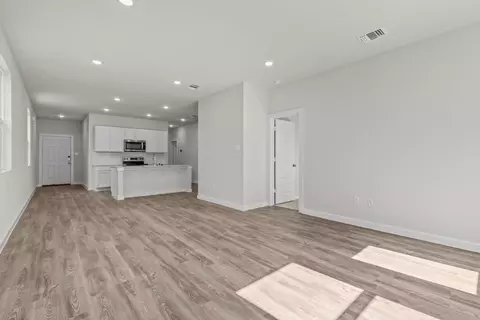 Living - 5503 Franklin Hls, Von Ormy, TX 78073 photo 3 of 7