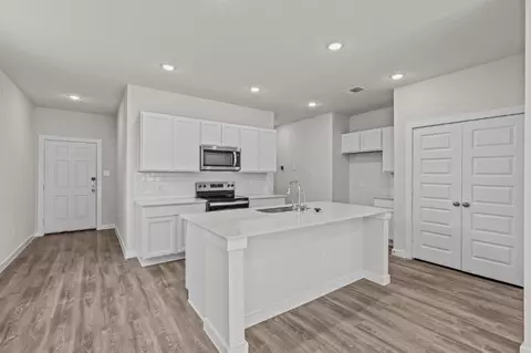 Entry Way - 5503 Franklin Hls, Von Ormy, TX 78073 photo 1 of 8