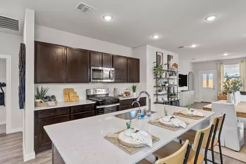 Kitchen - 5503 Franklin Hls, Von Ormy, TX 78073 photo 9 of 11