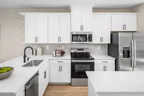 Kitchen - 3018 Eastern Ave NE, Washington, DC 20018 photo 1 of 5