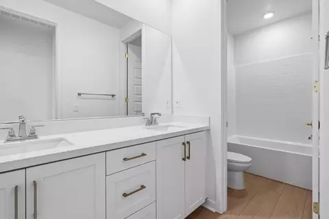 Bath - 26985 Echo Mountain Way, Valencia, CA 91355 photo 2 of 5