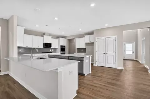 Kitchen - 1929 Bentwind Rd, Lancaster, SC 29720 photo 3 of 9