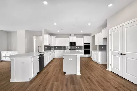 Kitchen - 1929 Bentwind Rd, Lancaster, SC 29720 photo 2 of 9