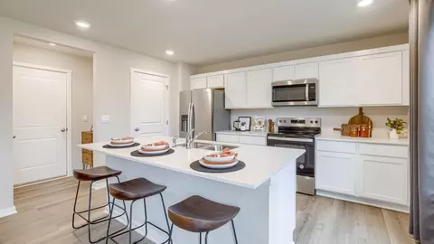 Kitchen - 17613 Phoebe St, Bennington, NE 68007 photo 6 of 9