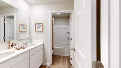 Bath - 17613 Phoebe St, Bennington, NE 68007 photo 3 of 8
