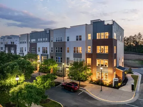 2560 Neabsco Common Pl, Woodbridge, VA 22191