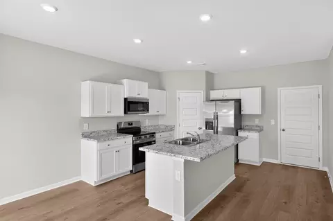 Kitchen - 1025 John Ave, Trinity, AL 35673 photo 3 of 8