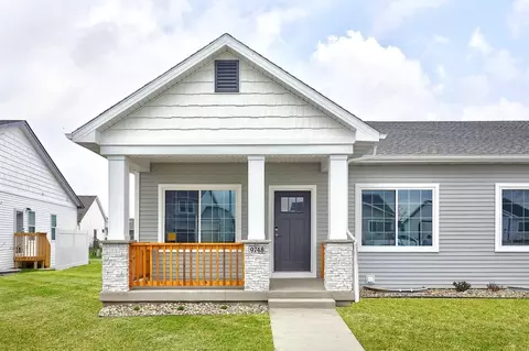 9748 Regatta Ln, Johnston, IA 50131