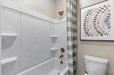 Bath - 5737 Pathway Dr, Fairfield, CA 94533 photo 3 of 23