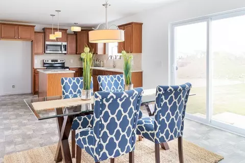 Dining - Nautical Ln., Oregon, OH 43616 photo 2 of 5