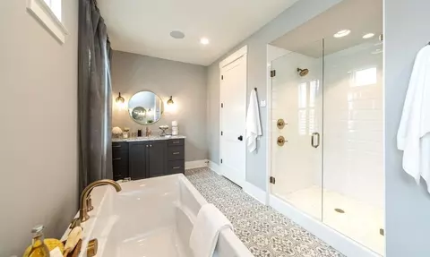 Bath - 1672 Shearer Rd, Davidson, NC 28036 photo 2 of 7