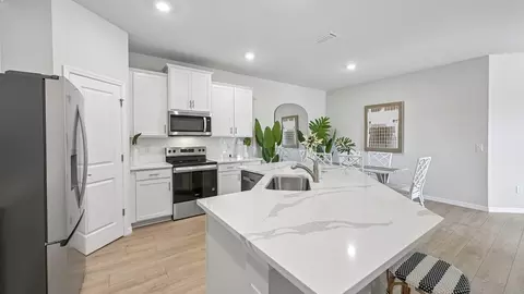 Kitchen - 18331 Tavernside Trl, Bradenton, FL 34211 photo 2 of 6