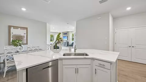 Kitchen - 18331 Tavernside Trl, Bradenton, FL 34211 photo 5 of 6