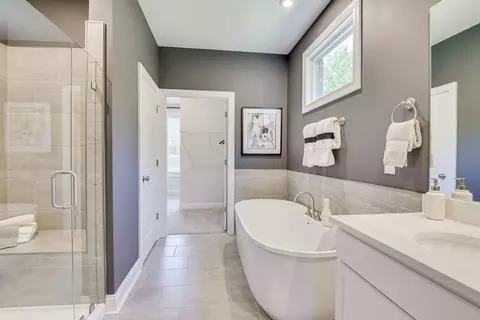 Bath - 3123 Wainwright Ct, Florence, SC 29501 photo 4 of 7