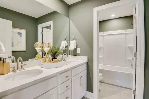 Bath - 3123 Wainwright Ct, Florence, SC 29501 photo 6 of 7