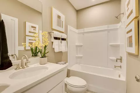 Bath - 3123 Wainwright Ct, Florence, SC 29501 photo 5 of 7