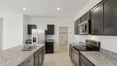 Kitchen - 2804 W Shepperd Ave, Apache Junction, AZ 85120 photo 1 of 11