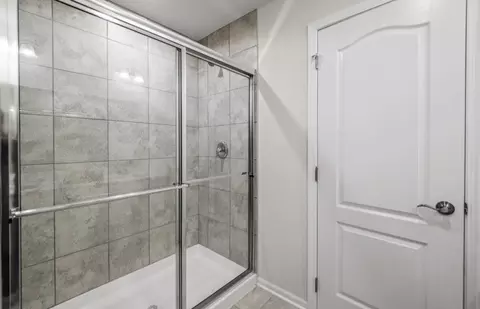 Bath - 5506 E Spaniel Dr, Ann Arbor, MI 48108 photo 2 of 3
