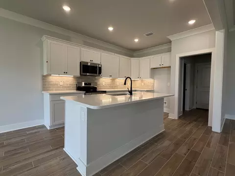Kitchen - 177 Splendor Run, Freeport, FL 32439 photo 1 of 3