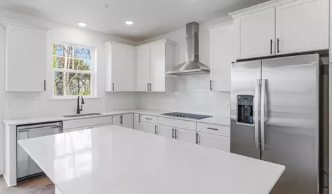 5726 Howard Dr, Glen Burnie, MD 21061