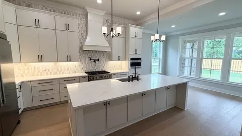 Kitchen - 25 W Perseverance Pt, Freeport, FL 32439 photo 4 of 4