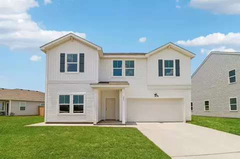 241 Green Meadow Dr, Savannah, GA 31419