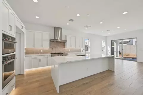 Kitchen - 10340 E Utopia Ave, Mesa, AZ 85212 photo 2 of 4