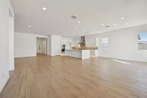 Living - 10340 E Utopia Ave, Mesa, AZ 85212 photo 1 of 3