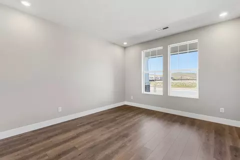 Living - 5717 W Oxton St, Eagle, ID 83616 photo 4 of 6