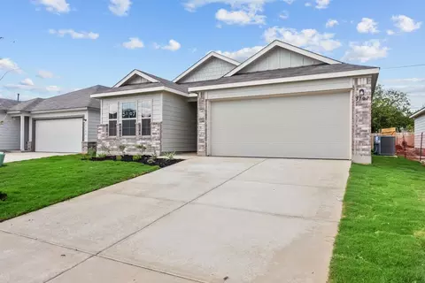 Exterior - 4802 Rayos Ter, Von Ormy, TX 78073 photo 5 of 16