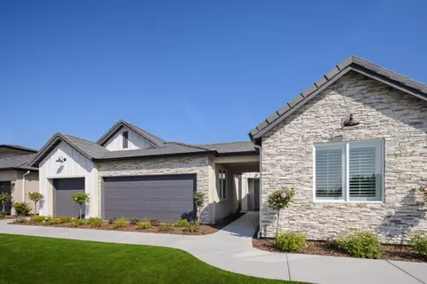 Exterior - 1402 S Marcin St, Visalia, CA 93277 photo 3 of 7