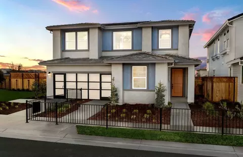 Exterior - 313 E Beatrice Ave, Mountain House, CA 95391 photo 3 of 4