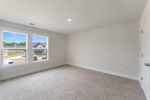 Bedroom - Thomas Lane, Central, SC 29630 photo 2 of 5