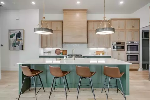 Kitchen - 101 Lantern Ridge Dr, Aledo, TX 76008 photo 3 of 9