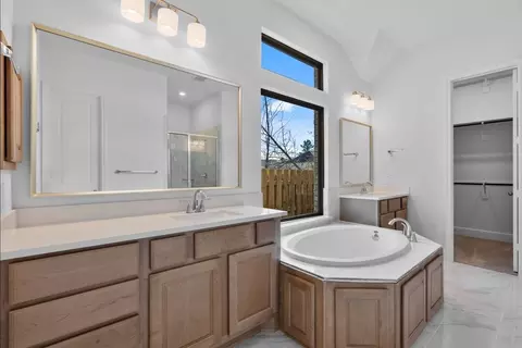 Bath - 208 Shady Spring Trl, Georgetown, TX 78628 photo 1 of 4
