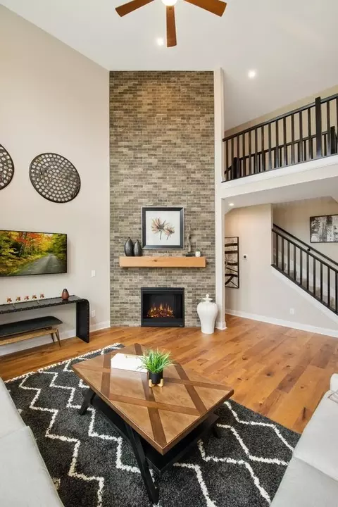 Living - 5175 Brookfield Ln, Monroe, OH 45044 photo 4 of 6