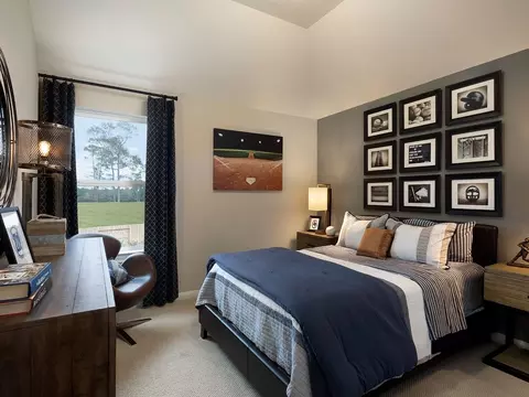 Bedroom - 2015 Bluff Oak Ct, Conroe, TX 77304 photo 4 of 4