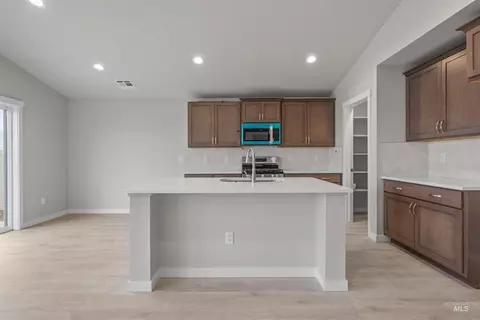 619 Dunmore Ave, Middleton, ID 83644