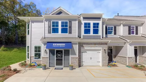372 Creekview Rd, Hendersonville, NC 28792