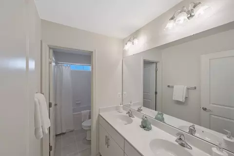 Bath - 988 Brookfield Dr, Dover, DE 19901 photo 1 of 10