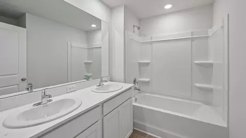 Bath - 17943 Wheat Stack Ct, Parrish, FL 34219 photo 4 of 4