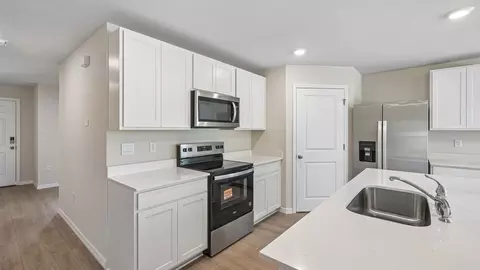 Kitchen - 17943 Wheat Stack Ct, Parrish, FL 34219 photo 5 of 6